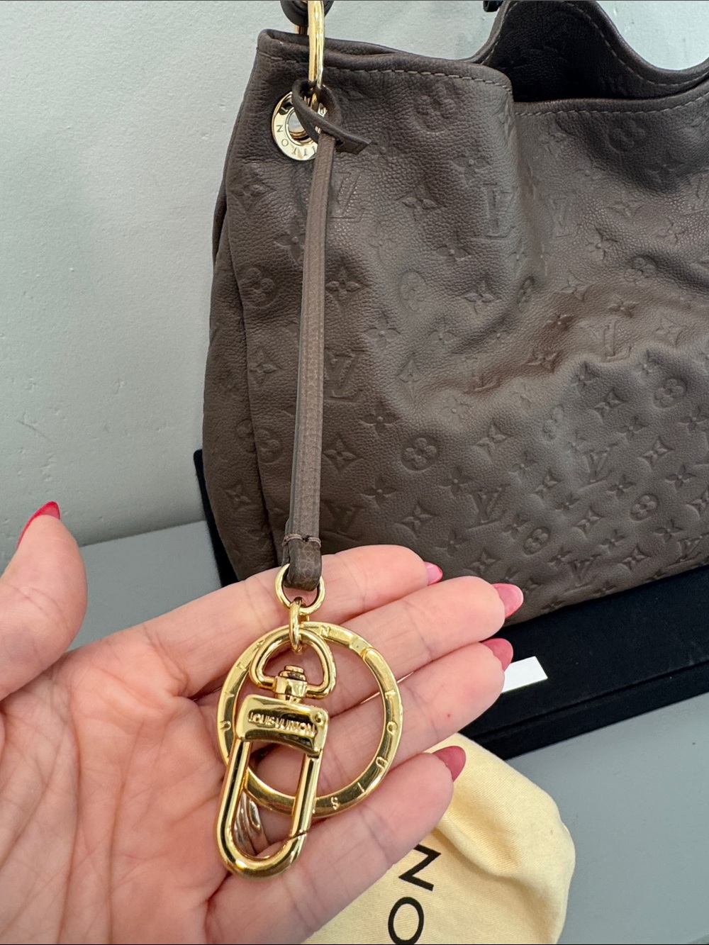 Louis Vuitton LV Dark Brown Monogram Artsy MM - Picture 3 of 10